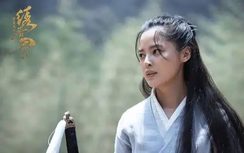 她有着独特的厌世脸,演技高超一直不火,今33岁上节目爆红
