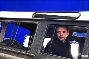 碟中谍6导演曝黑白色调新剧照阿汤哥和西蒙.佩吉硬汉出镜