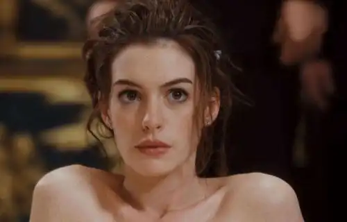 从全民公主到美国万人嫌,安妮海瑟薇经历了什么
