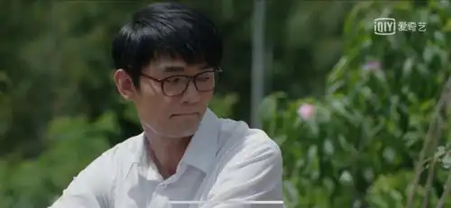 大江大河2王凯13年前黄晓明被老板簇拥,我很尴尬站一边