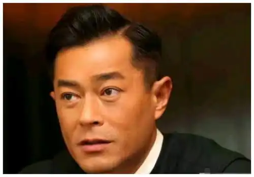 苏芒透露陈伟霆近况,为寻物资被困国外,古天乐低调捐2万个口罩
