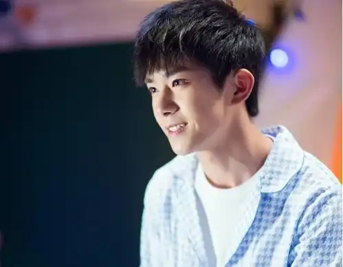 易烊千玺很优秀,拥有很多才艺的同时,还不断地在学习