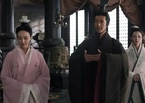 大秦赋好看的皮囊千篇一律,有趣的灵魂万里挑一,怪不得嬴政更喜欢离秋