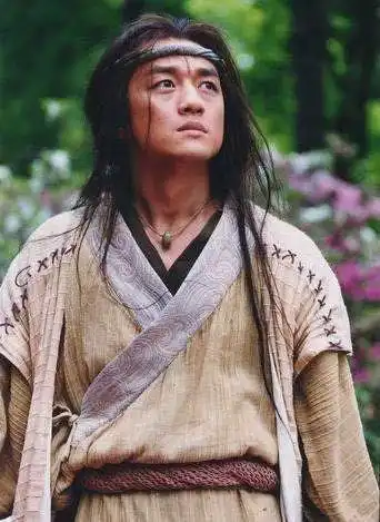 同是笑傲江湖,吕颂贤版和李亚鹏版放在一起,差距就出来了
