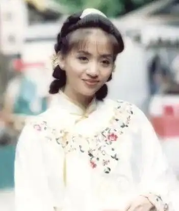 梅艳芳离世后,为何不给两位哥哥留资产,却给了设计师2套房子