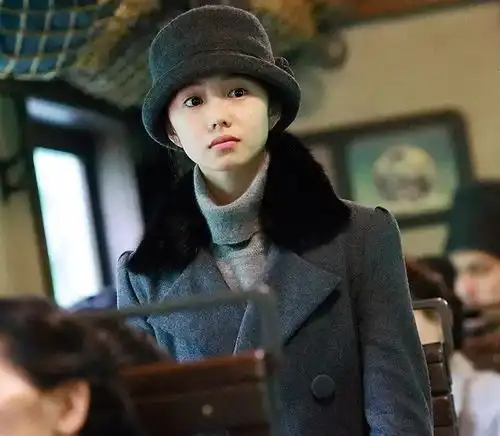 刘浩存太难了,悬崖之上小兰有3大硬伤,却错在张艺谋
