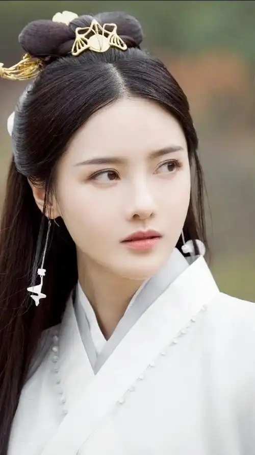 宸汐缘男女主颜值太低,可她却美若天仙,拉升了整部剧颜值
