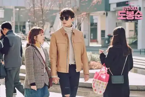 出生军人家庭,身高只有158,合作过的男神们却都对她心动不已