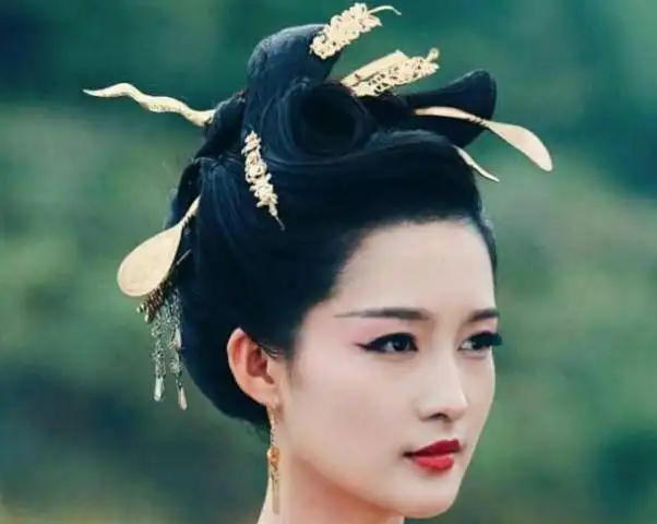 满头金簪古代贵族造型佟丽娅好看,李沁颜王,热巴冷艳
