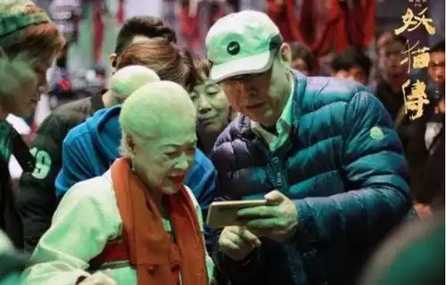 53岁被儿子暴揍,秦怡只能哀求别打脸,妈妈明天还要拍戏
