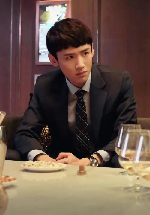 白敬亭平凡的荣耀今日物料汇总谈工作不如一起来跳捶胸舞