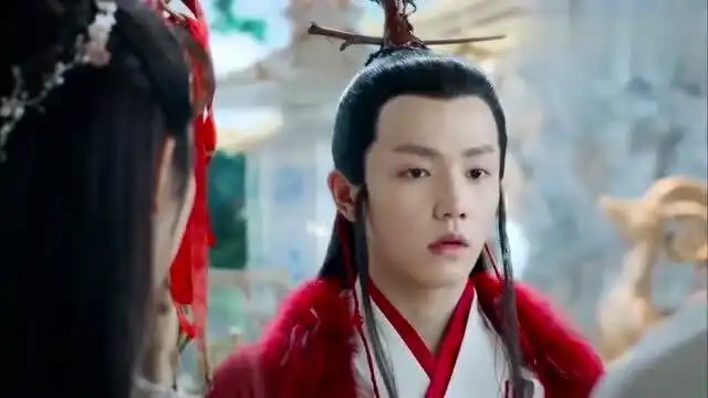 香蜜沉沉烬如霜月下仙人虽然嘴上讨厌锦觅,可心里还是向着她的
