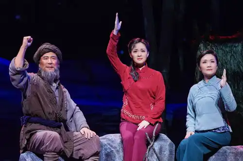 国家大剧院版经典民族歌剧党的女儿再现共产党员坚定信仰之光