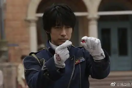 钢之炼金术师真人版最新剧照曝光圣贤之石亮相什么时候上映
