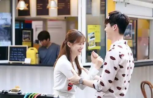 放下一个深爱过的人,一味断联没用,这样处理效果更好