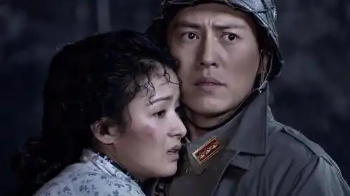 狼烟遍地张觉心系美女,结果她却装傻充愣,太不懂珍惜了
