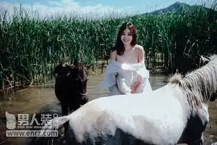 柳岩户外健身秀美胸翘臀