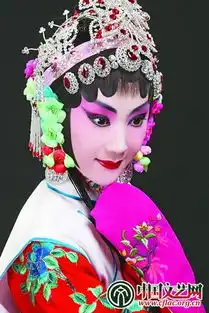 王岳凌俏花旦的魅力春天
