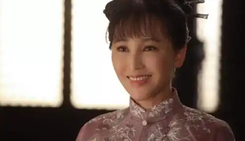 她19岁出道,25岁住地下室为导演生3娃,如今丈夫用整部剧捧红她
