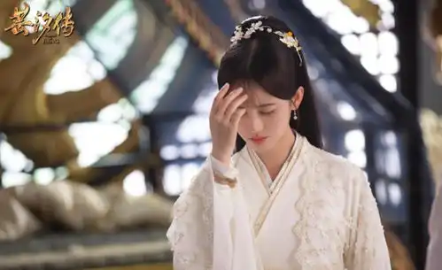 鞠婧祎新剧开机仪式妆容万年不变,颜值完胜很多女明星
