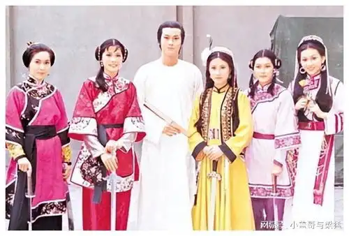 难怪说汪明荃不输赵雅芝,看到她的古装扮相,让我想到了李清照
