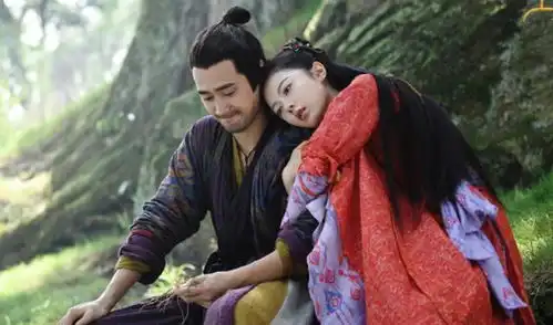 玲珑新剧照,袁弘爹爹造型好糙,见到赵今麦扮相心动不已