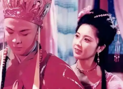 她是公认最美女儿国国王,太美了,很少人知道,还演过这么多剧
