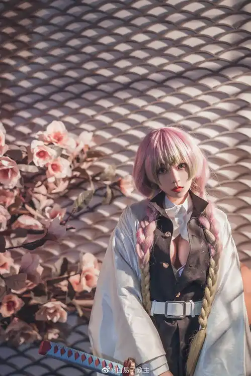 美女cosplay丨甘露寺蜜璃热吗,忍忍就好了
