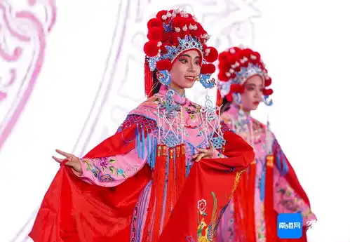 组图丨少儿琼剧惊艳亮相海南村va现场
