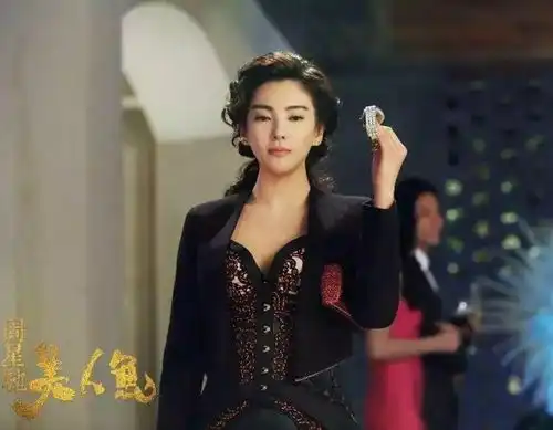 她被周星驰一手捧红,为报恩零片酬演女二,却意外收获千万红包