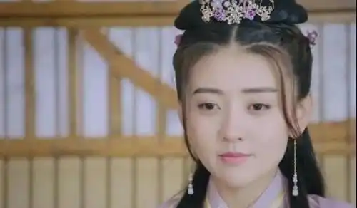 双世宠妃八王妃眼熟,原来小时候的qq头像就是她,从小美到大