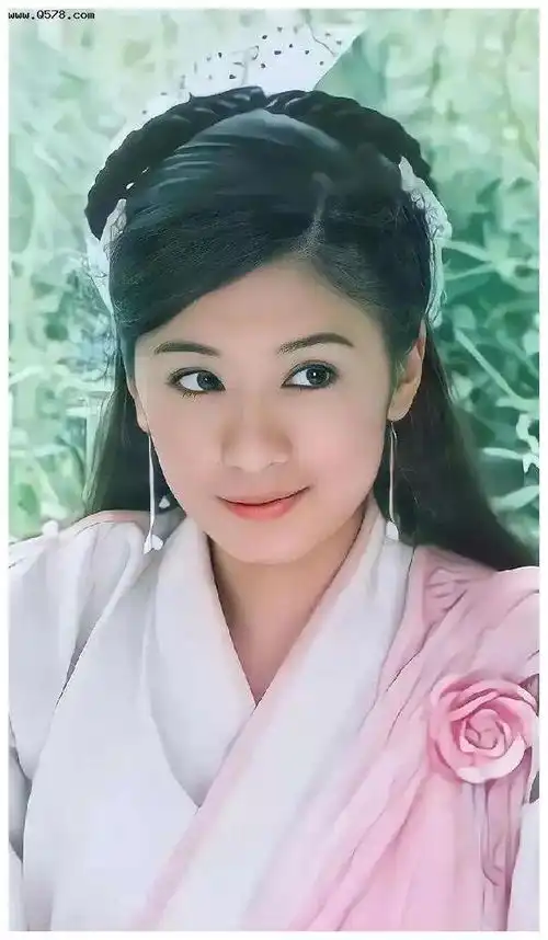 倚天屠龙记中两大美女,贾静雯和高圆圆谁更胜一筹
