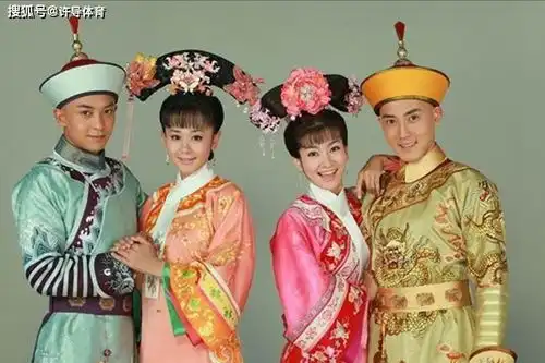 新还珠格格演员们现状,配角完成逆袭,尔康和小燕子结婚生子
