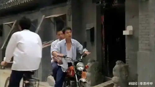 正阳门下朱亚文为了一个破碗,深夜在姑娘们前赖着不走,咋回事
