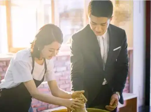 金瀚的家庭背景意外曝光,完全不输韩雪,不是简单的军人世家