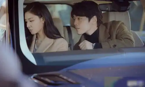 爱的迫降被称月老剧组,主角官宣恋爱,配角疑似恋情曝光
