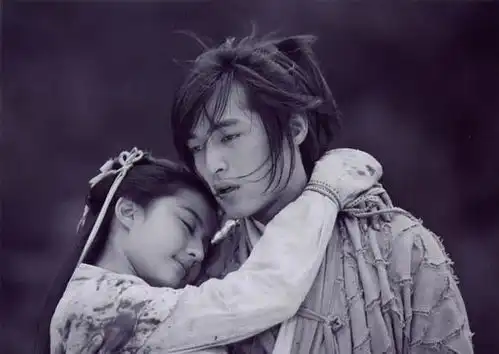 和胡歌搭戏的女演员里的她徘徊三四线,被父亲报名参加非诚勿扰