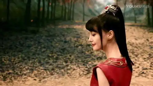 嫦娥回眸诛仙泪,郑爽出道8年最美的五个造型
