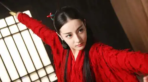 谁见过袁泉11岁的照片,浓眉大眼撞脸热巴,难怪早期大家说她难红