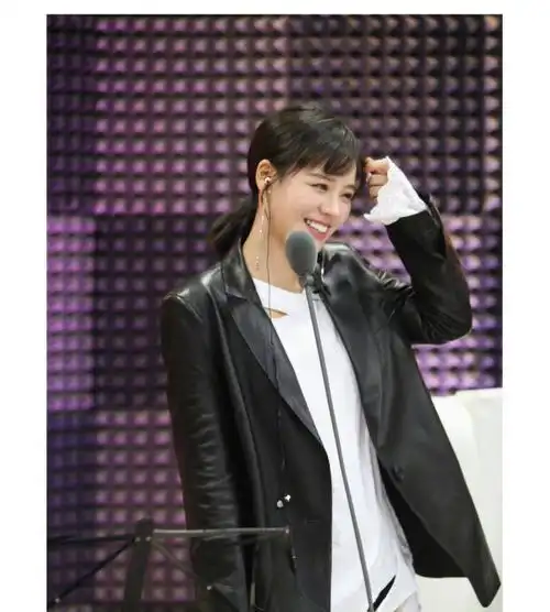 10位女星穿皮衣景甜重现司藤,刘雨昕金项链瞩目,杨颖成赢家