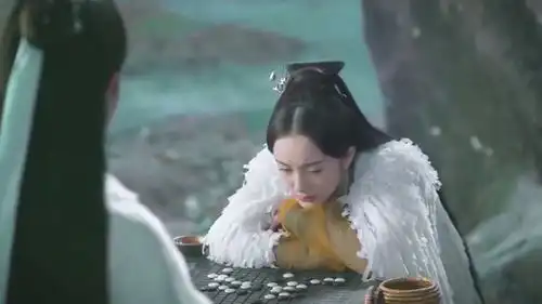 三生三世素素和白浅一模一样,白浅以为夜华将她做替身