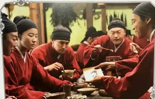 花木兰新剧照刘亦菲骑马挥枪英姿潇洒帅气