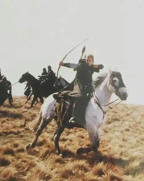 精灵王子奥兰多·布鲁姆发布了一张指环王珍贵剧照(图1),以此纪念指环王上映20周年再来欣赏一组美貌[爱你][爱你][爱你][详细]
