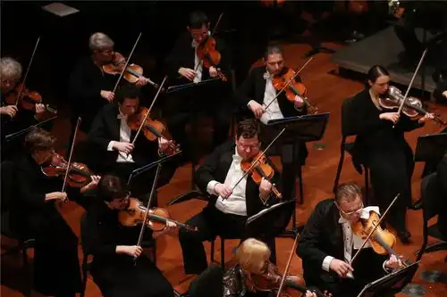 青岛啤酒像流淌的音乐一样美妙