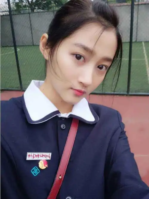 关晓彤又一古装剧官宣,搭档吴邪上演甜宠恋情,光剧照都爱了
