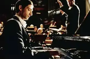 这天才级电影大师至今还在被美国通缉图
