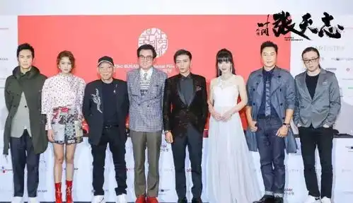 柳岩低胸礼服现身,剪了齐刘海变回网红模样,碾压身旁的香港嫩模
