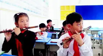 用音乐打开一扇窗青岛外来娃唱起放牛班的春天
