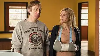 风骚律师鲍勃奥登柯克展现不同于绝命毒师的另一面
