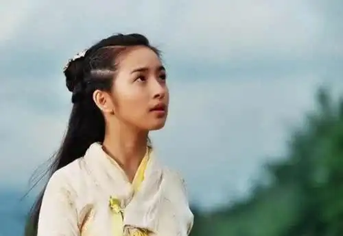 都说金庸笔下射雕英雄传翁美玲版黄蓉最经典,可金庸最喜欢她
